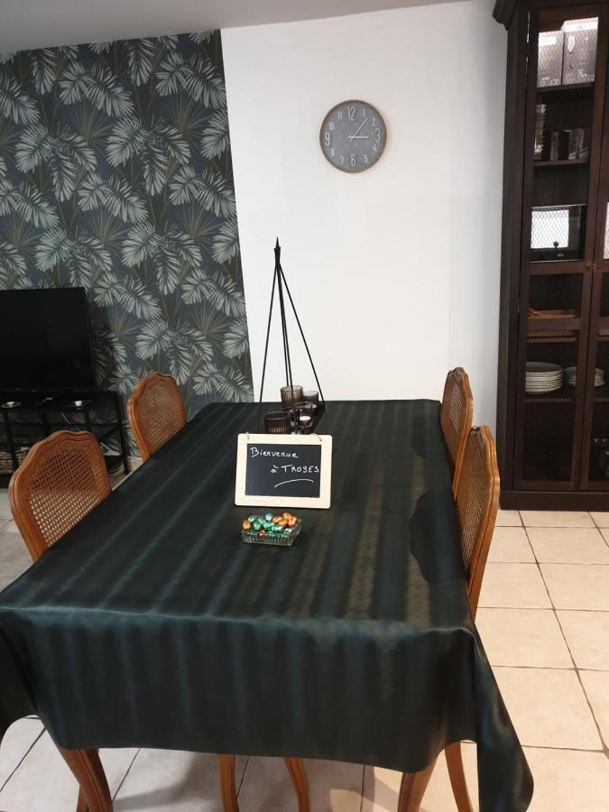 Appartamento Le Jacobin Troyes Esterno foto